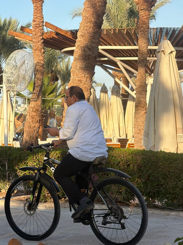 Afternoon at a Sharm El Sheikh resort café, summer 2026