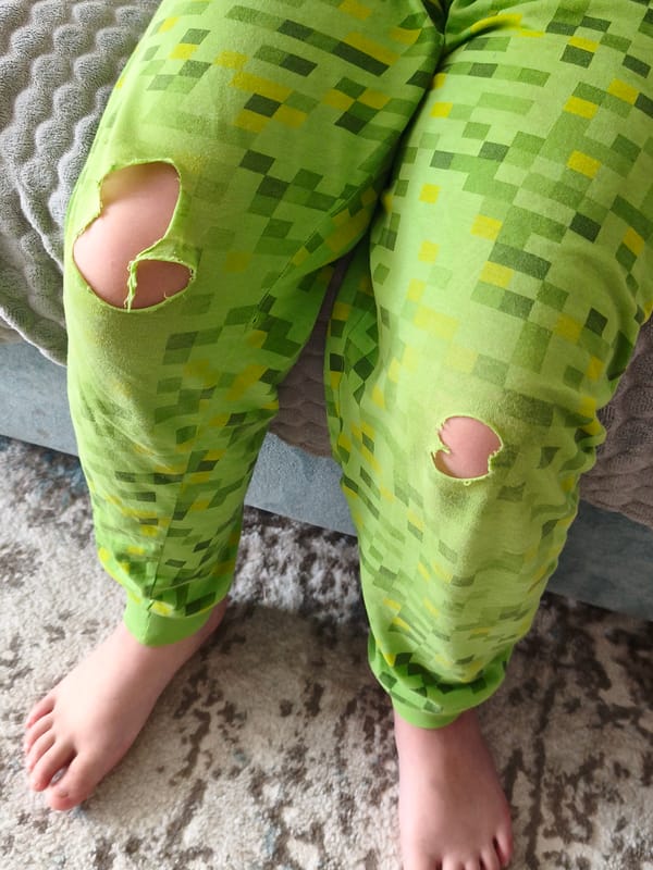 Person in torn green pajamas observed in Chaikovsky