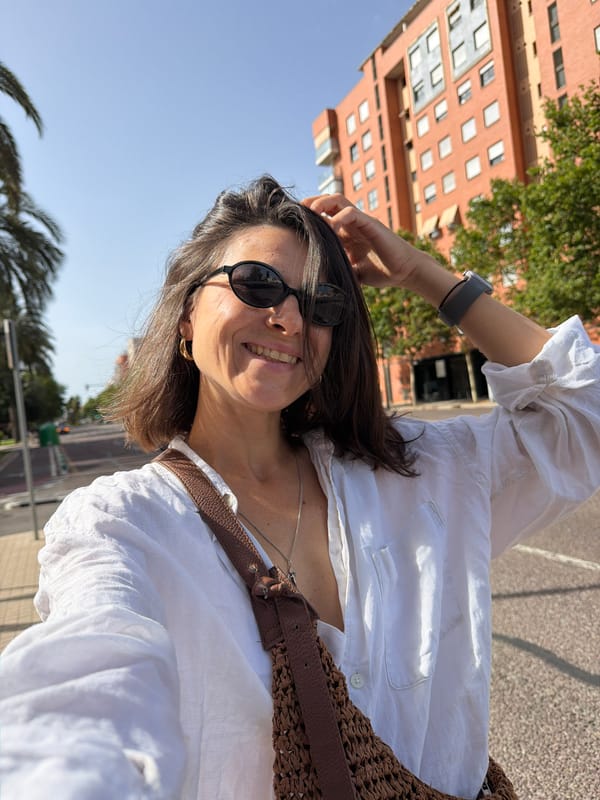 Sunny day out: selfies, street art, and palm-lined city blocks