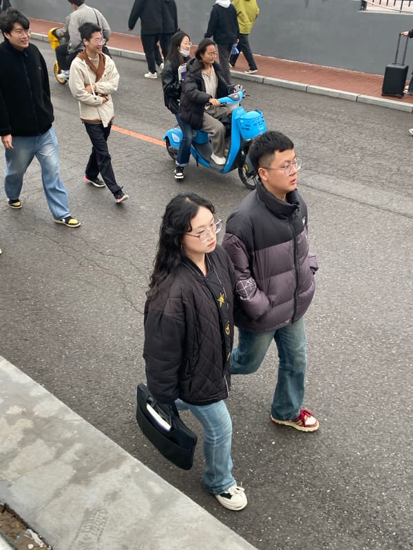 Early morning street activity captured in Zhongtun, China