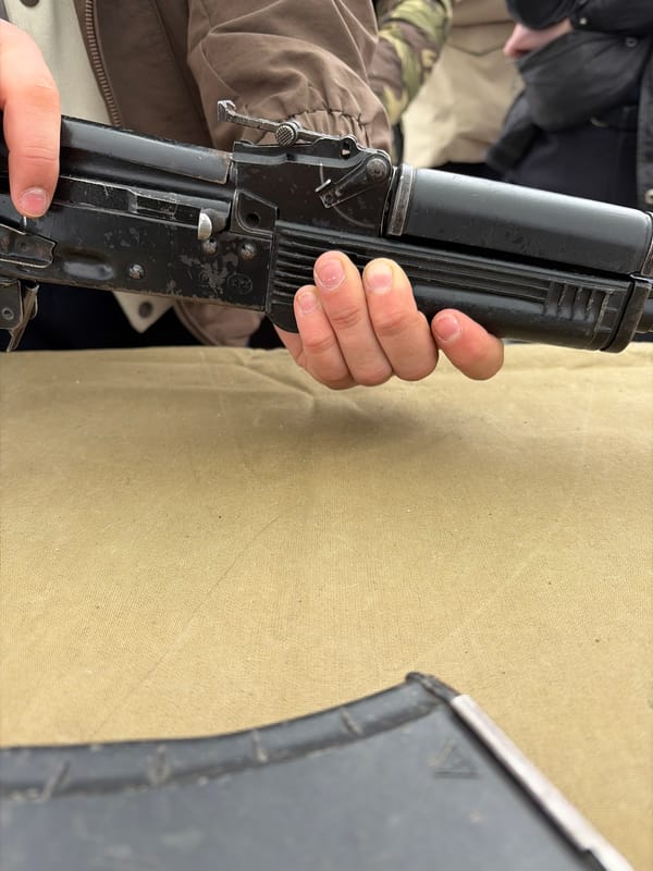 Individual observed with firearm in Izhevsk, Russia