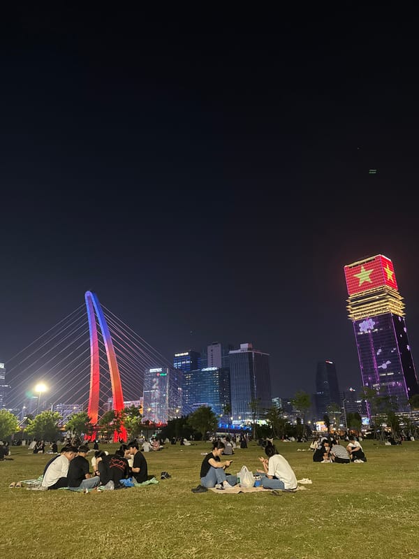 Evening park gatherings documented in Ho Chi Minh City area