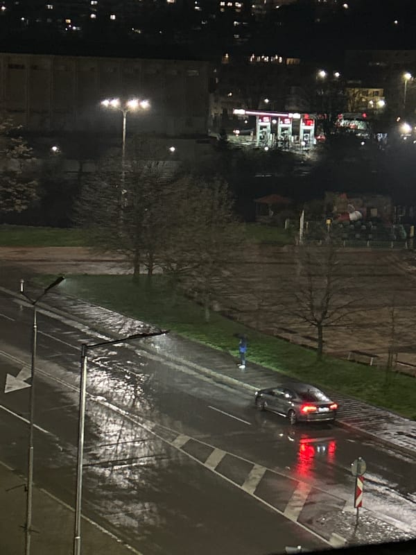 Nighttime street and riverbank scenes documented in Gabrovo, Bulgaria