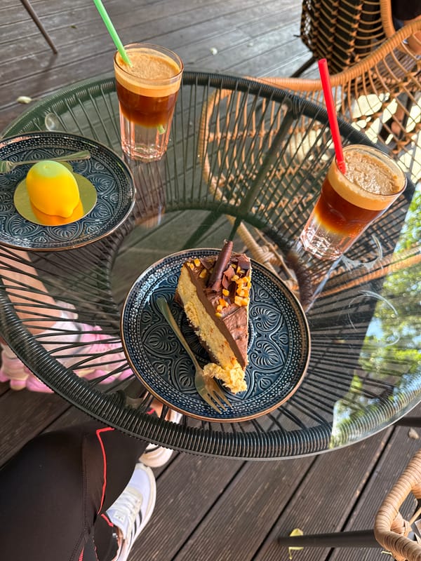 Outdoor café scenes captured by multiple witnesses Sunday afternoon
