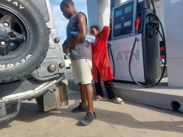 Routine fuel stop documented at Dar es-Salaam gas station