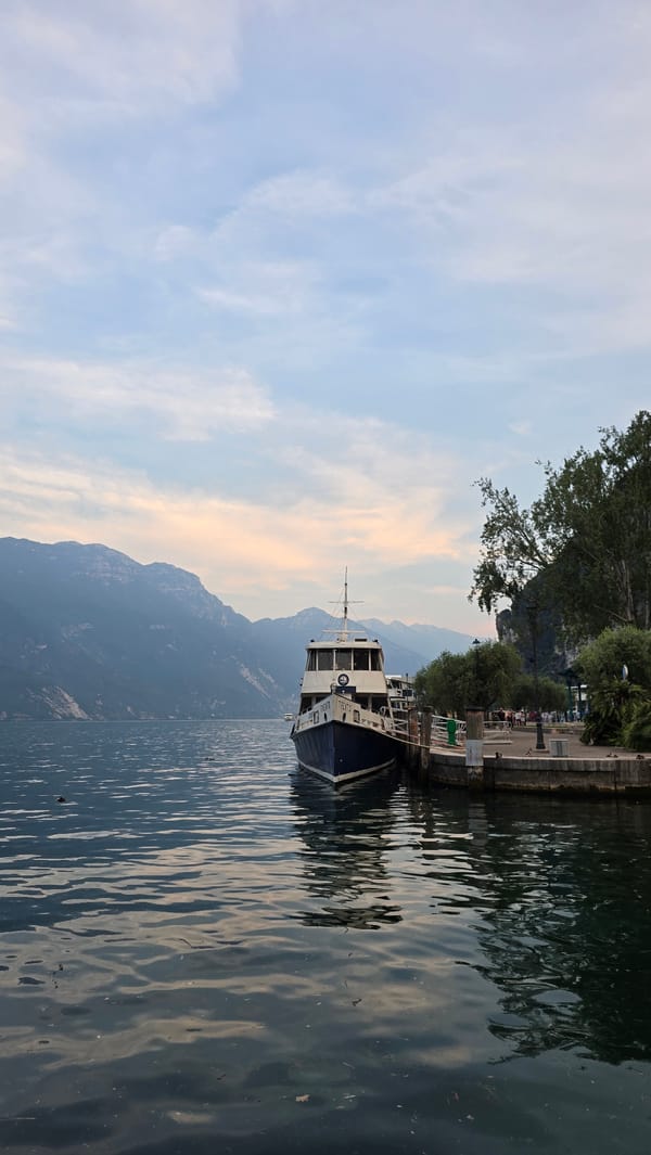 Evening walkthrough of Riva del Garda's lakefront piazza and landmarks