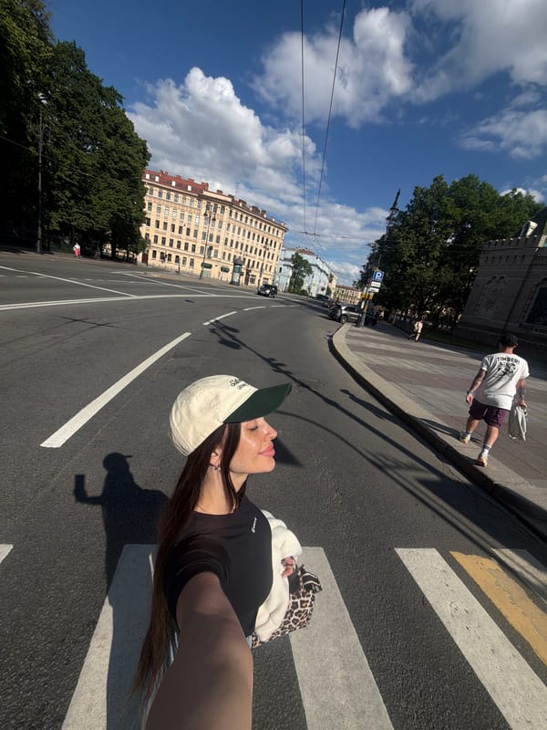 Walking tour of historic Saint Petersburg architecture on Nevsky Prospekt