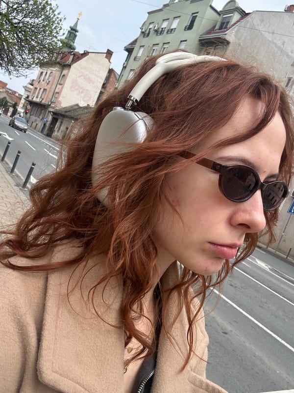 Woman documents morning routine with selfies in Novi Sad