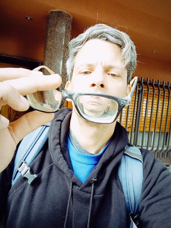 Routine street life documented across Buenos Aires neighborhoods