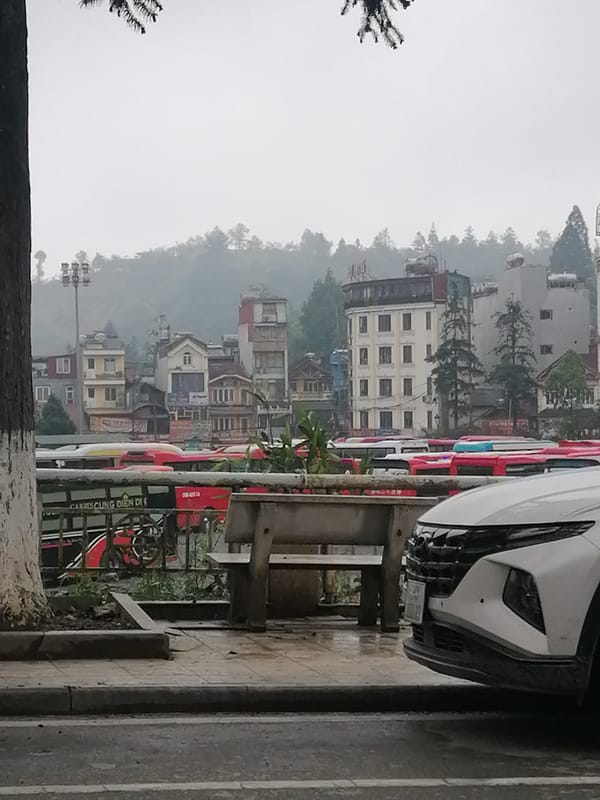 Foggy early morning street scenes captured in Sa Pa Ward