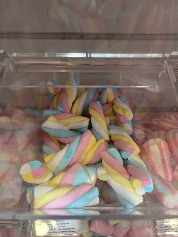 Afternoon candy shopping and street scenes documented in A Coruña
