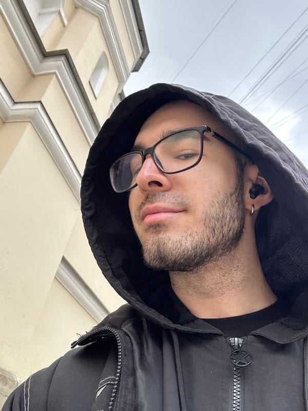 Man observed near Orthodox church in Moscow