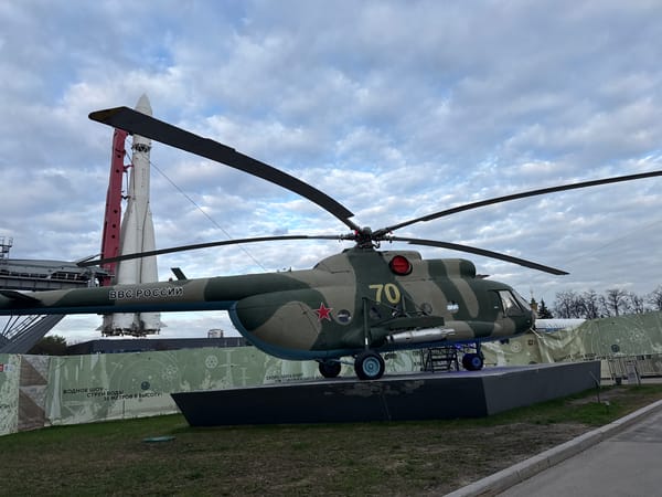 Moscow visitors capture exhibits at VDNH and Ostankino Palace