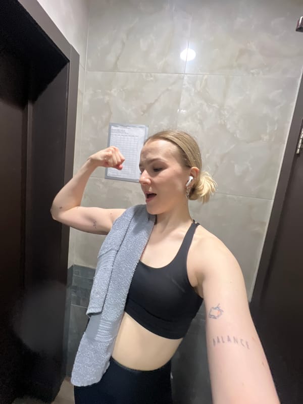 Woman in workout gear observed in Khimki bathroom