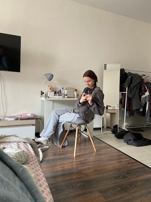 Woman documents daily life in Murino home morning scenes