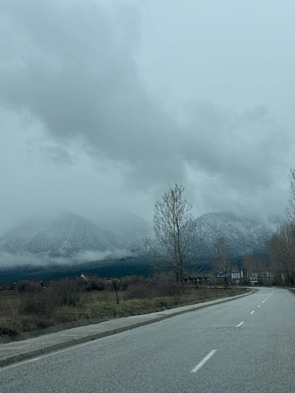 Winter road conditions documented in Razlog, Bulgaria