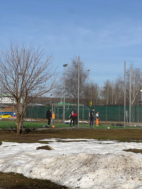 Spring scenes in Moscow: soccer, snowmelt, travel gear