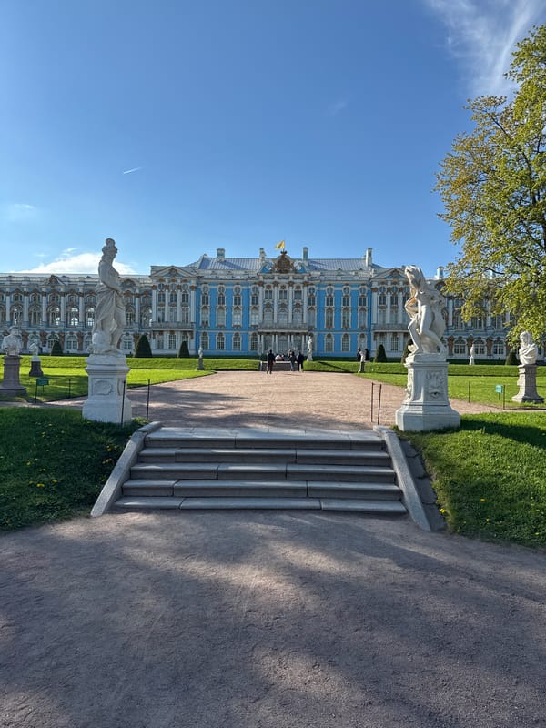 Tourist captures Catherine Palace and gardens in Pushkin, Russia