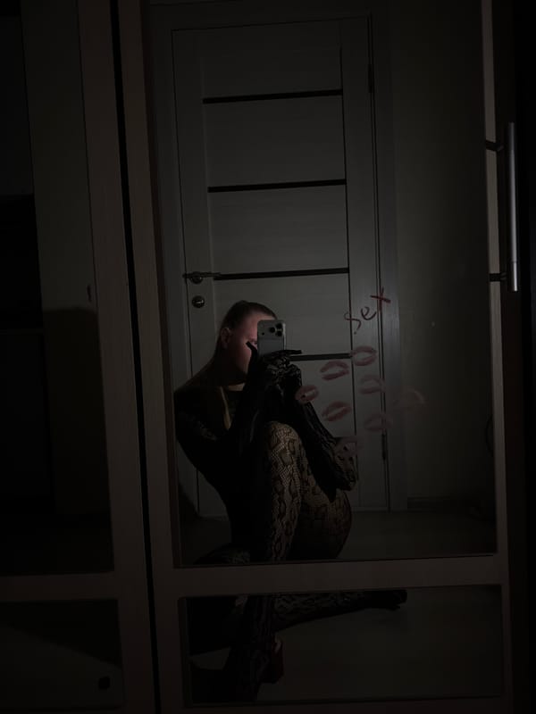 Indoor mirror selfies captured across two Russian cities