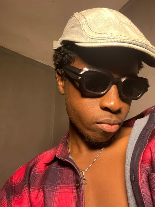 Casual selfie session in Nkpor, Nigeria with a consistent fit