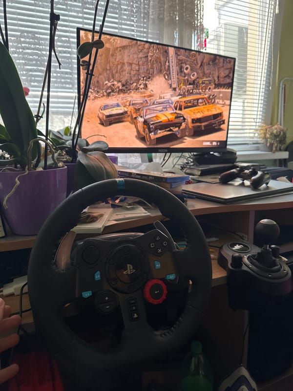 Gamer completes oval banger race using Logitech G923 wheel