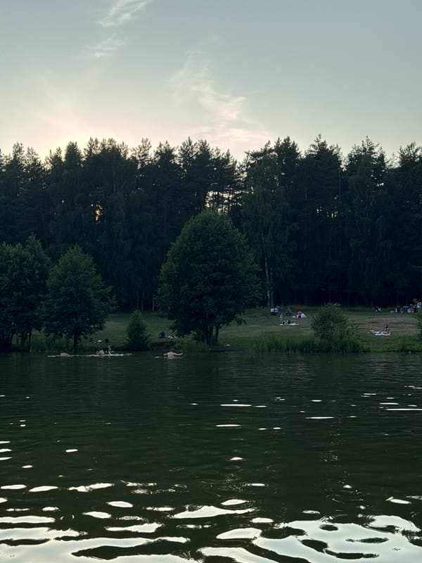 Still lake at dusk in an Ivanovo park