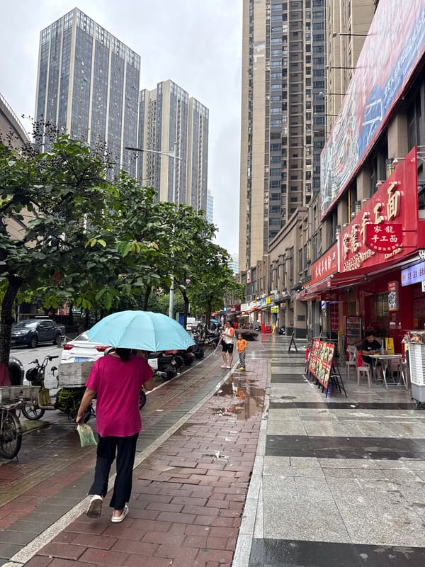 Rainy early morning on the streets of Haizhu District