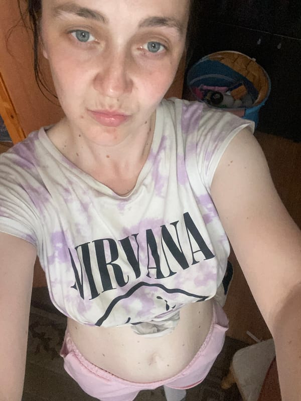 Casual home morning: selfies, food prep, and a toddler