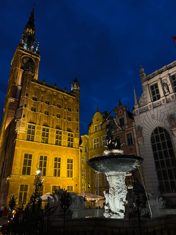 Gdańsk Old Town at night, from fountain to historic streetscape