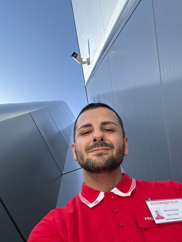 Technopolis employee spotted outside store in Lovech, Bulgaria