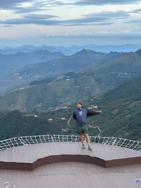 Tourists visit Ta Xua Vietnam scenic overlooks during morning hours