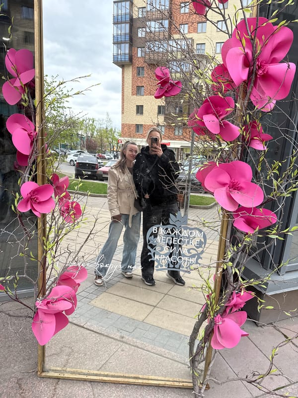 Spring moments captured in Krasnoyarsk: selfies and blossoms