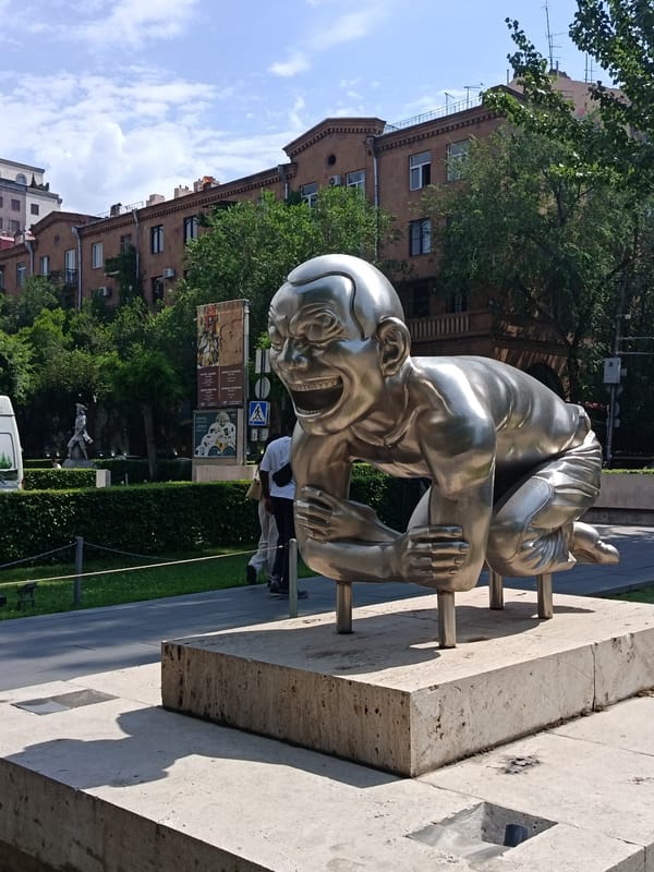 Exploring a sculpture-filled urban park and a quirky local café