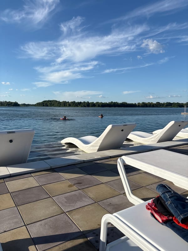 Lakeside infinity pool and lounging in Kamiani Potoky