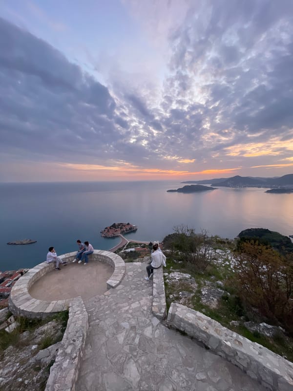 Dramatic sunset captured by witnesses along Montenegro coast