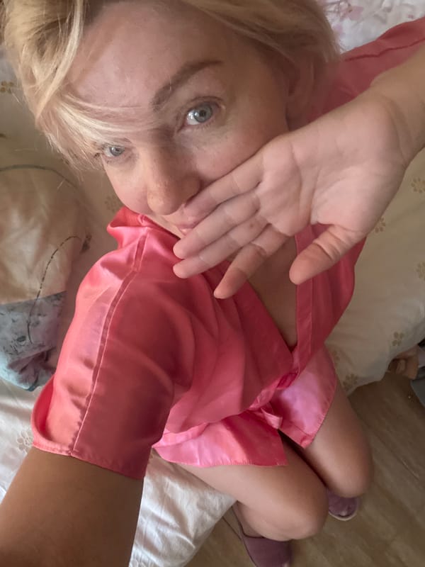 Casual room selfies in Sochi, pink robe, quiet morning vibe