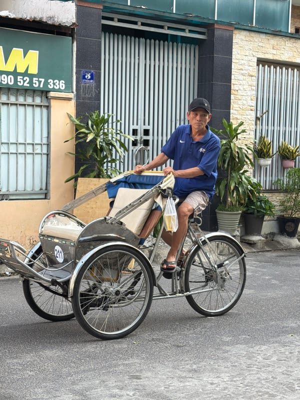 A morning slice of everyday life in Nha Trang