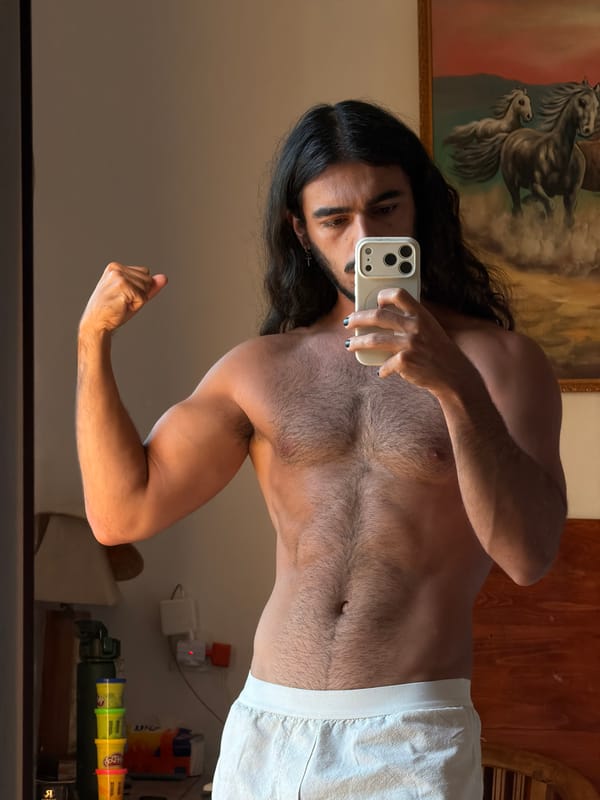 Man takes series of mirror selfies in North Kuta