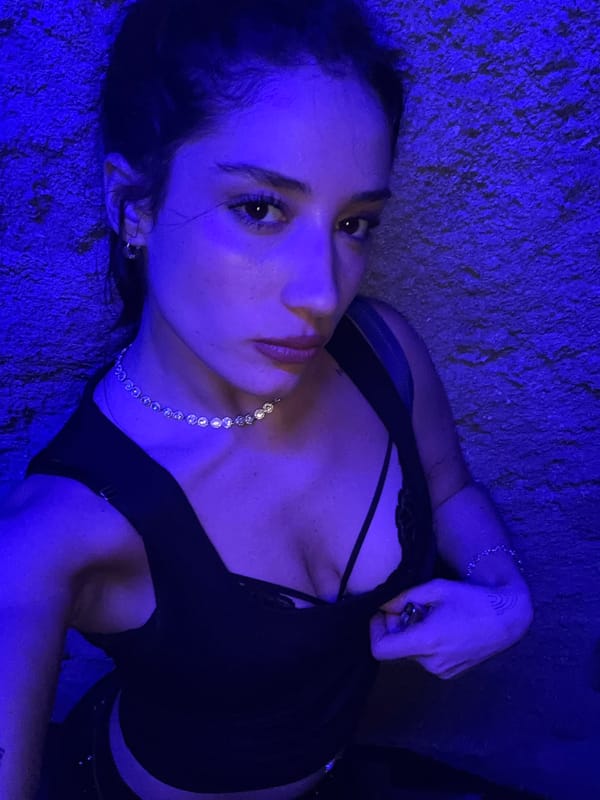 Early morning nightclub scene documented in Buenos Aires