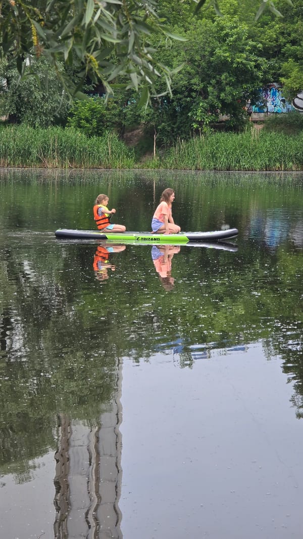 Morning recreation captured around Kyiv waterways and parks
