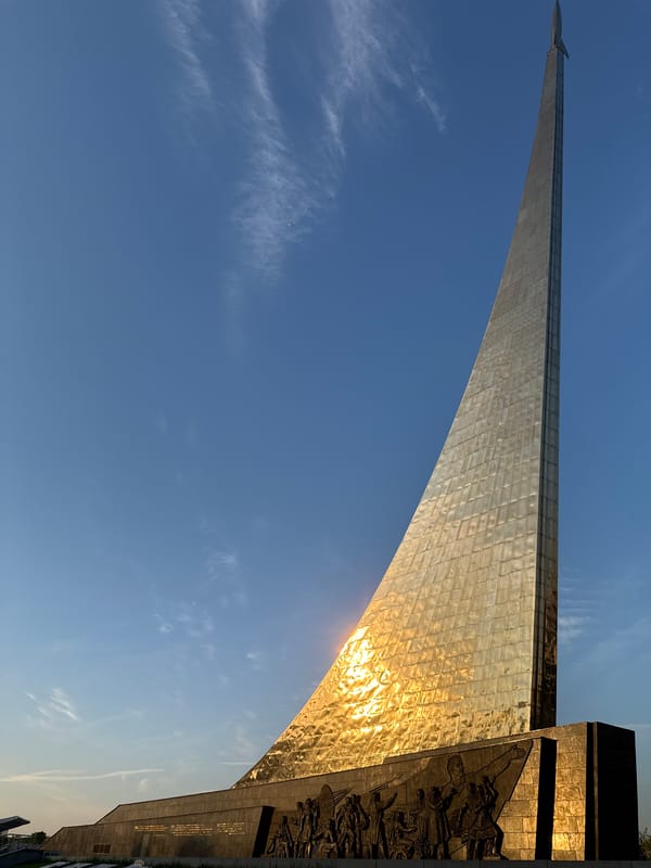 Tourist documents Moscow monuments and street performance