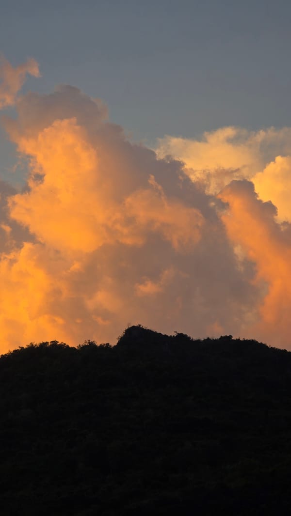 Sunset captured by witnesses in Bac Nha Trang Ward