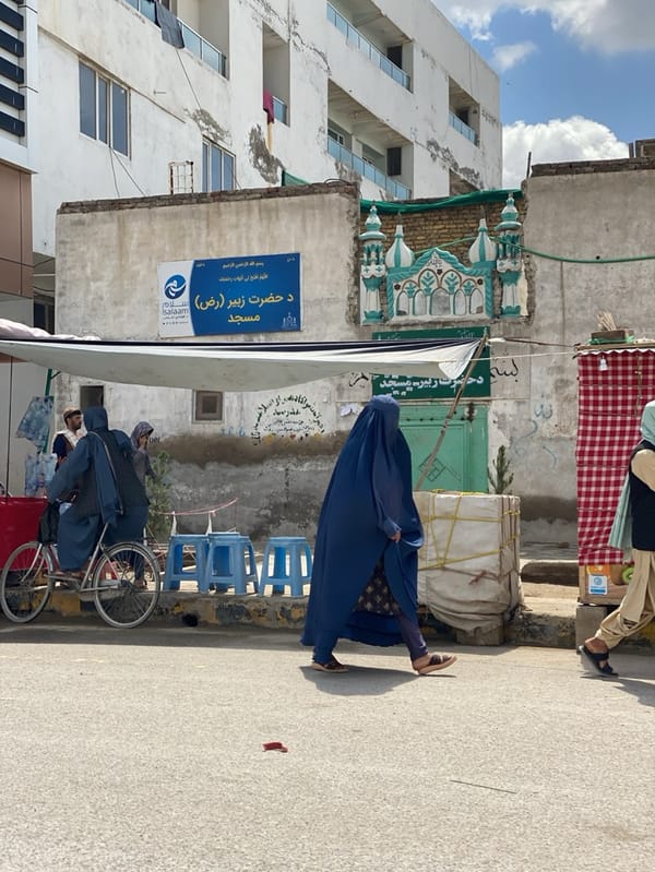 Morning street life and vendors observed in Kandahar