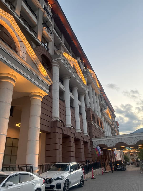 Evening stroll through Estosadok's hotel and mountain district