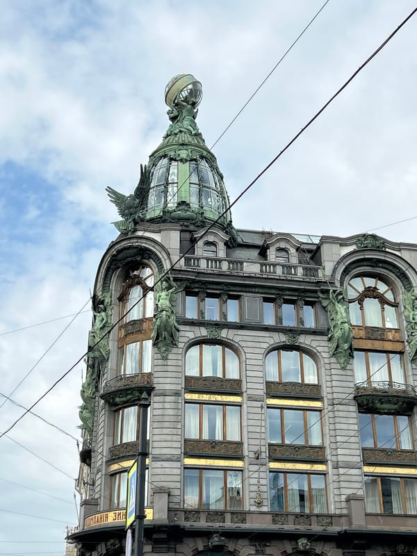 Morning on Nevsky Prospect: Kazan Cathedral and landmarks up close