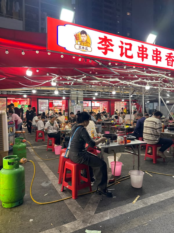 Busy street food market draws crowds in Chongqing High-tech Zone
