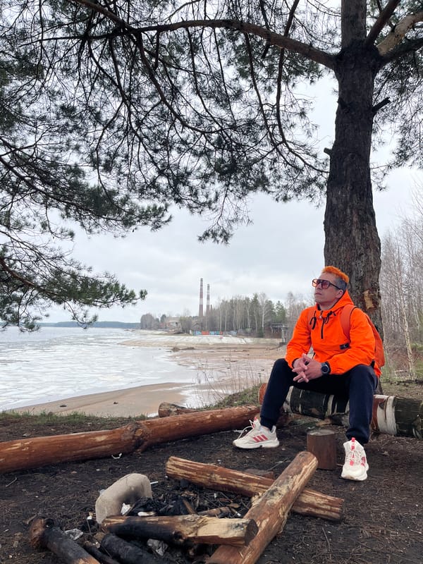 Spring morning gathering at icy Chaikovsky waterfront draws visitors