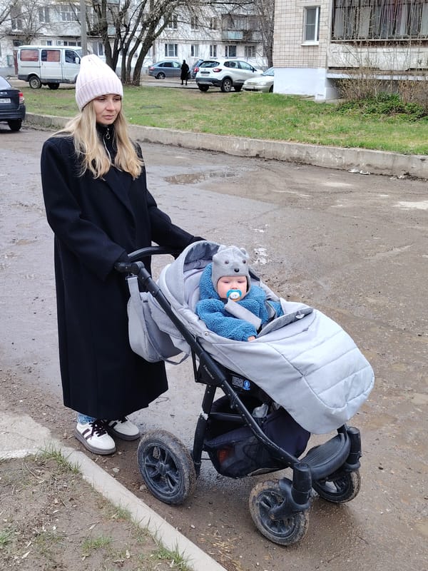 Family outing and daily life captured in Chaikovsky, Russia