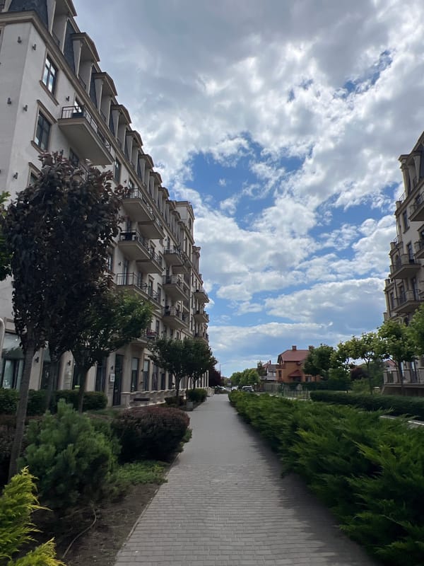Café stop and garden sculpture walk in Fontanka, Ukraine