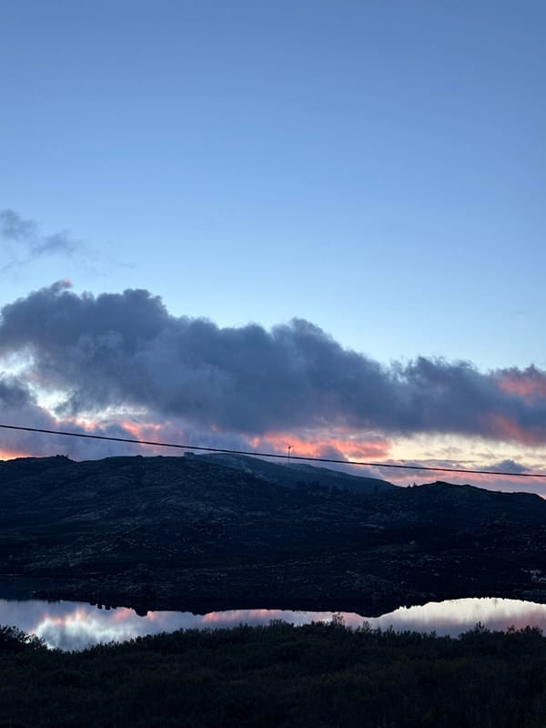 Sunset photography session at Portuguese mountain lake documented